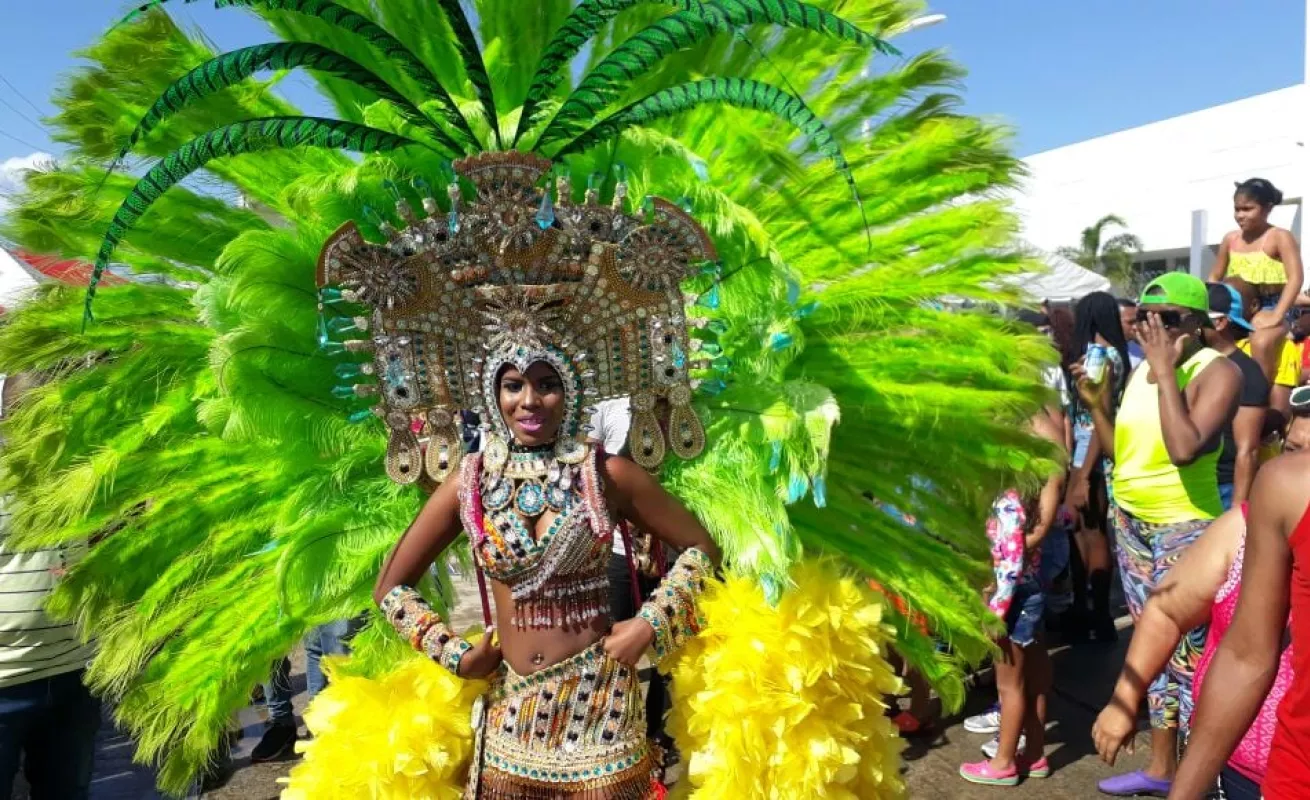 #GaleriaCri Izada de la bandera del Carnaval en Juan Díaz