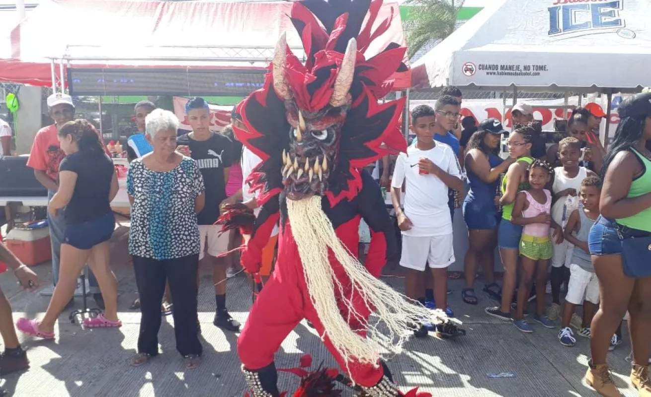 #GaleriaCri Izada de la bandera del Carnaval en Juan Díaz