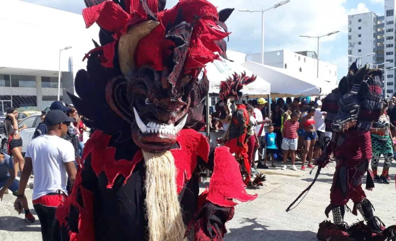 #GaleriaCri Izada de la bandera del Carnaval en Juan Díaz
