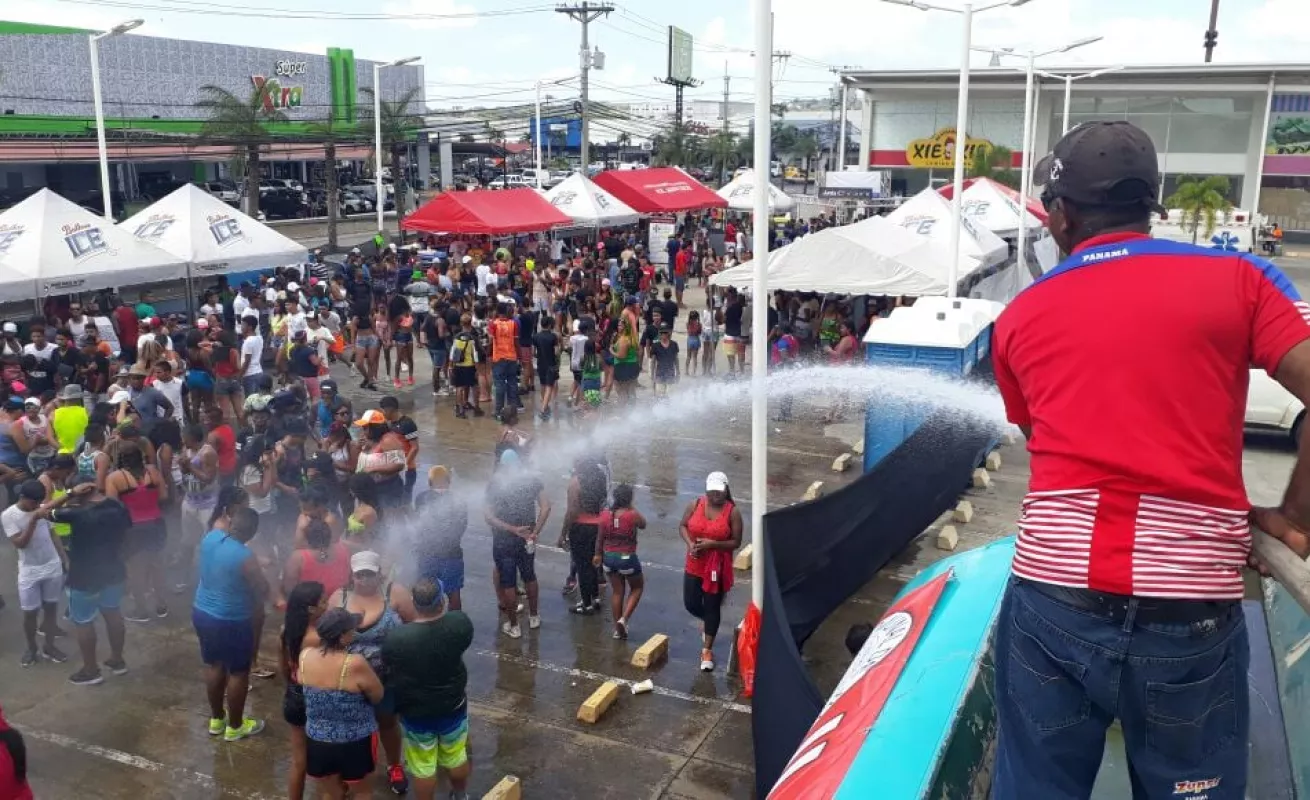 #GaleriaCri Izada de la bandera del Carnaval en Juan Díaz