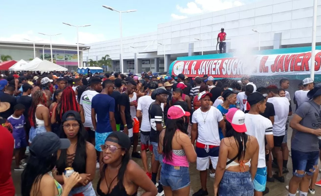 #GaleriaCri Izada de la bandera del Carnaval en Juan Díaz