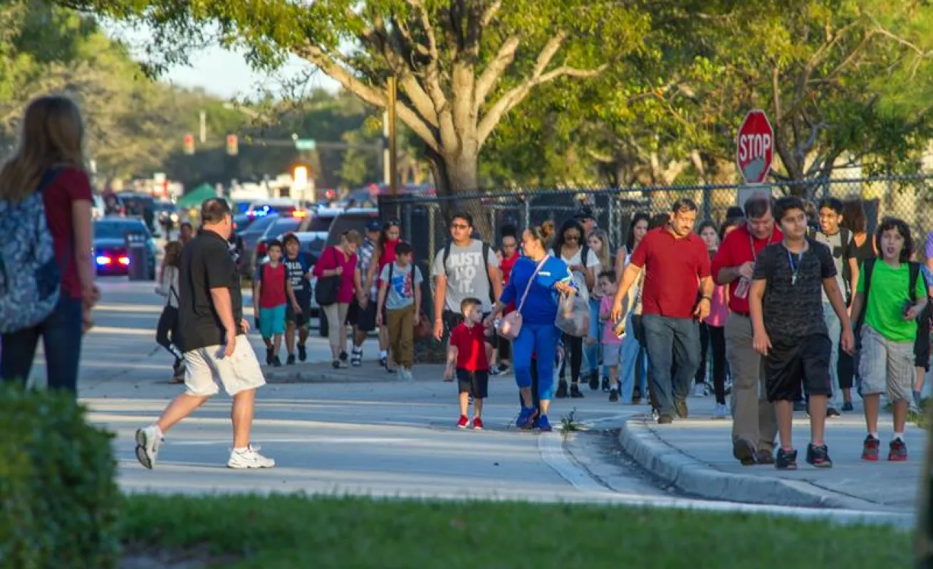 #GaleriaCri  Exalumno asesina a tiros a estudiantes de escuela en Miami
