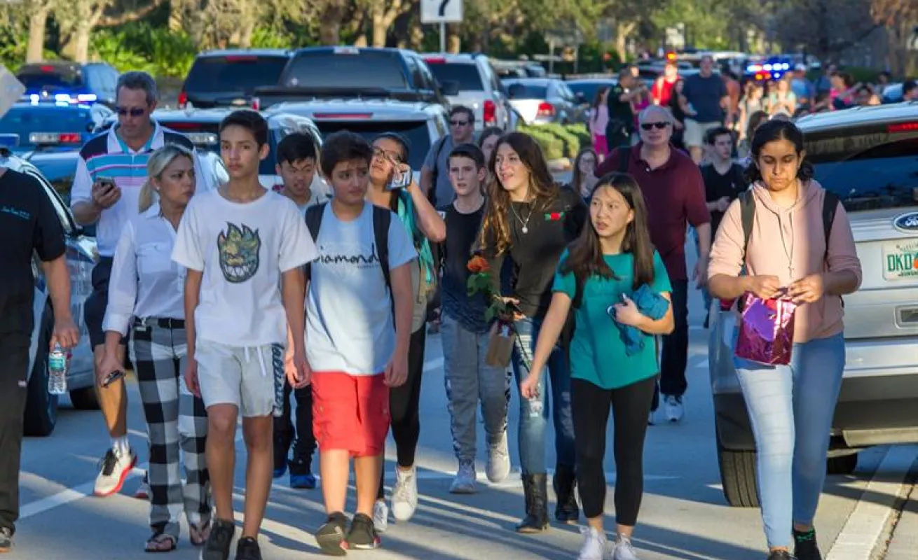 #GaleriaCri  Exalumno asesina a tiros a estudiantes de escuela en Miami