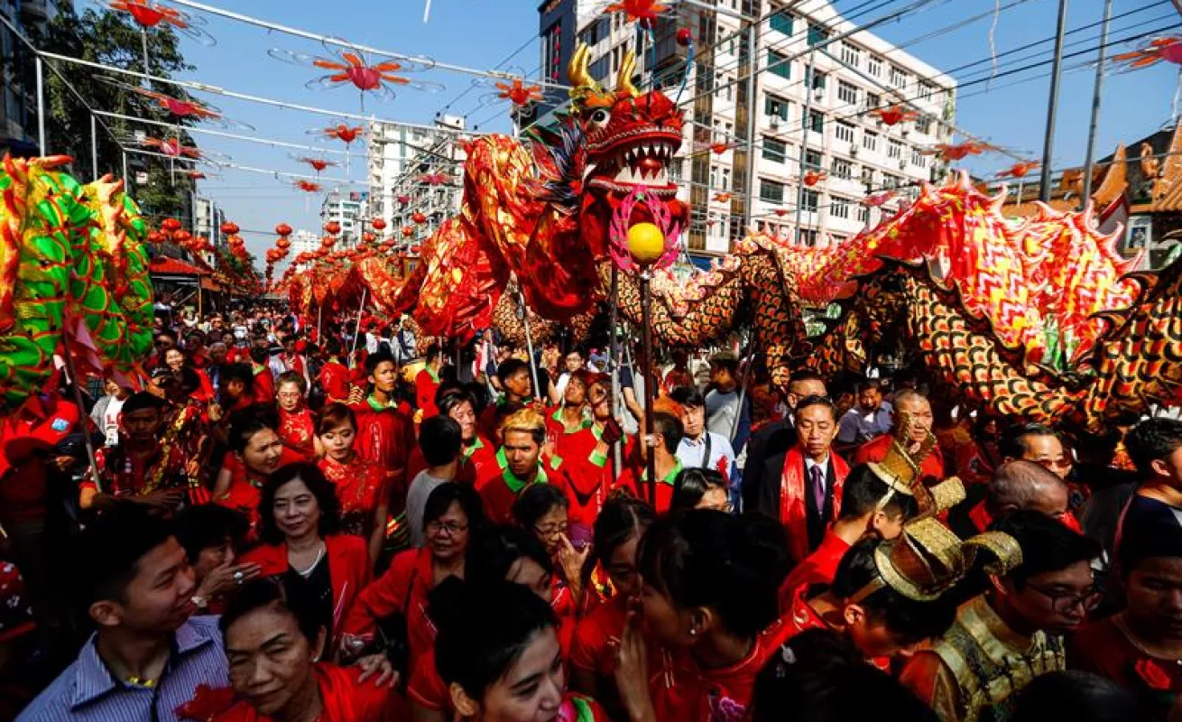 #GaleriaCri China recibe el Año del Perro con una explosión de color y espiritualidad