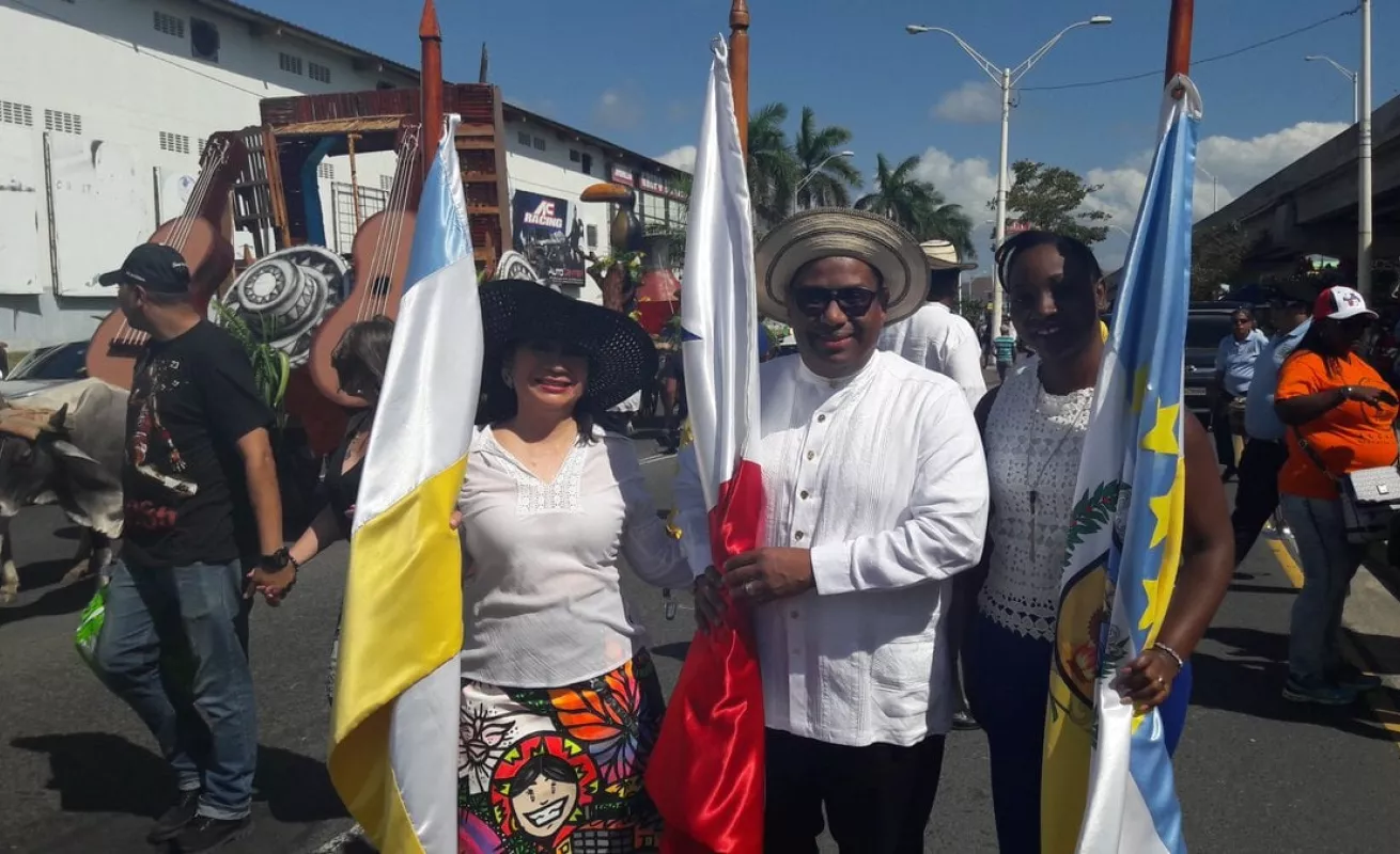 Desfile folclórico en Colón