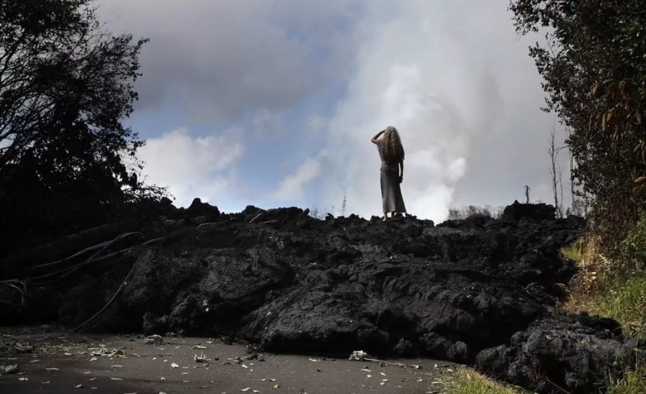 #GaleriaCri El Kilauea de Hawái ha empujado la lava a través de fisuras