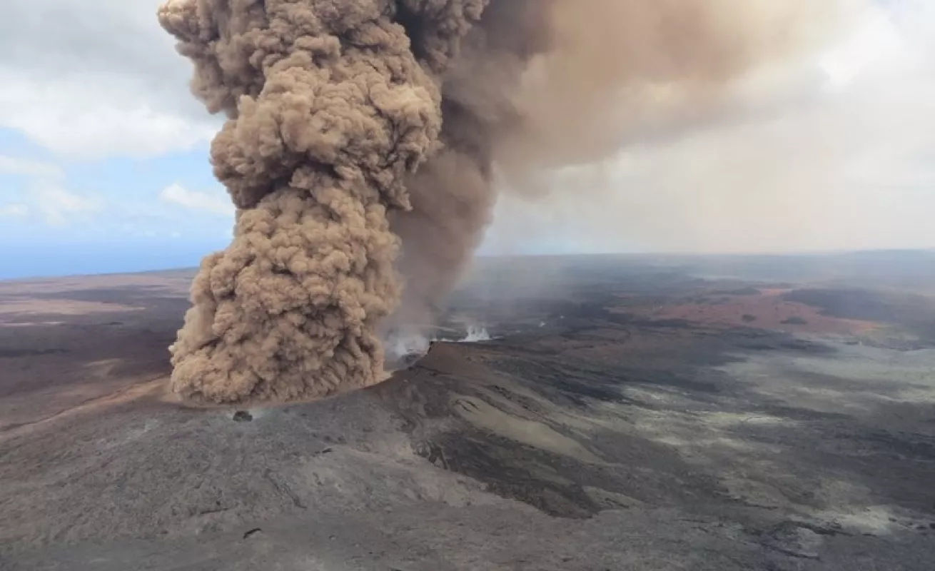 #GaleriaCri El Kilauea de Hawái ha empujado la lava a través de fisuras