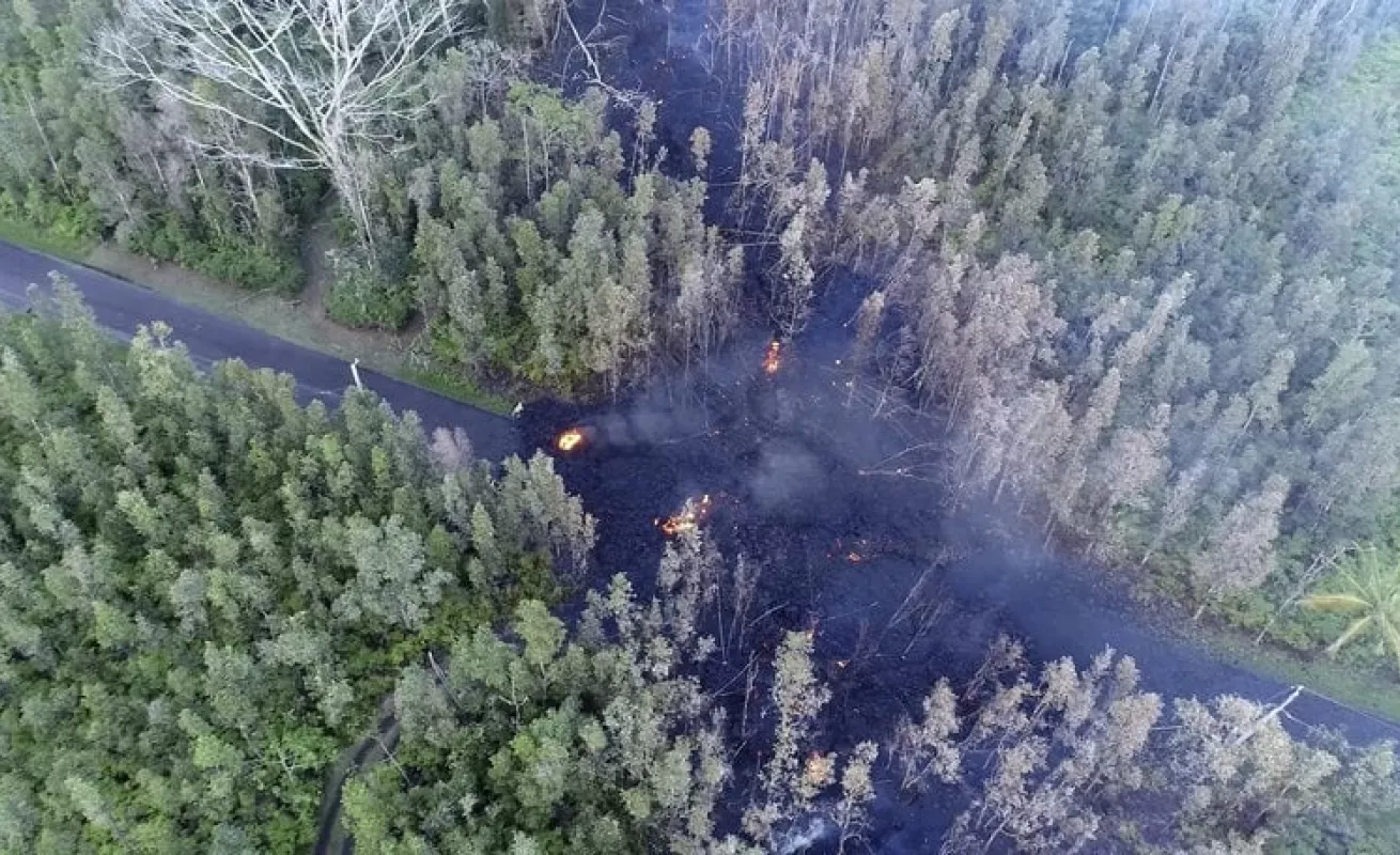 #GaleriaCri El Kilauea de Hawái ha empujado la lava a través de fisuras