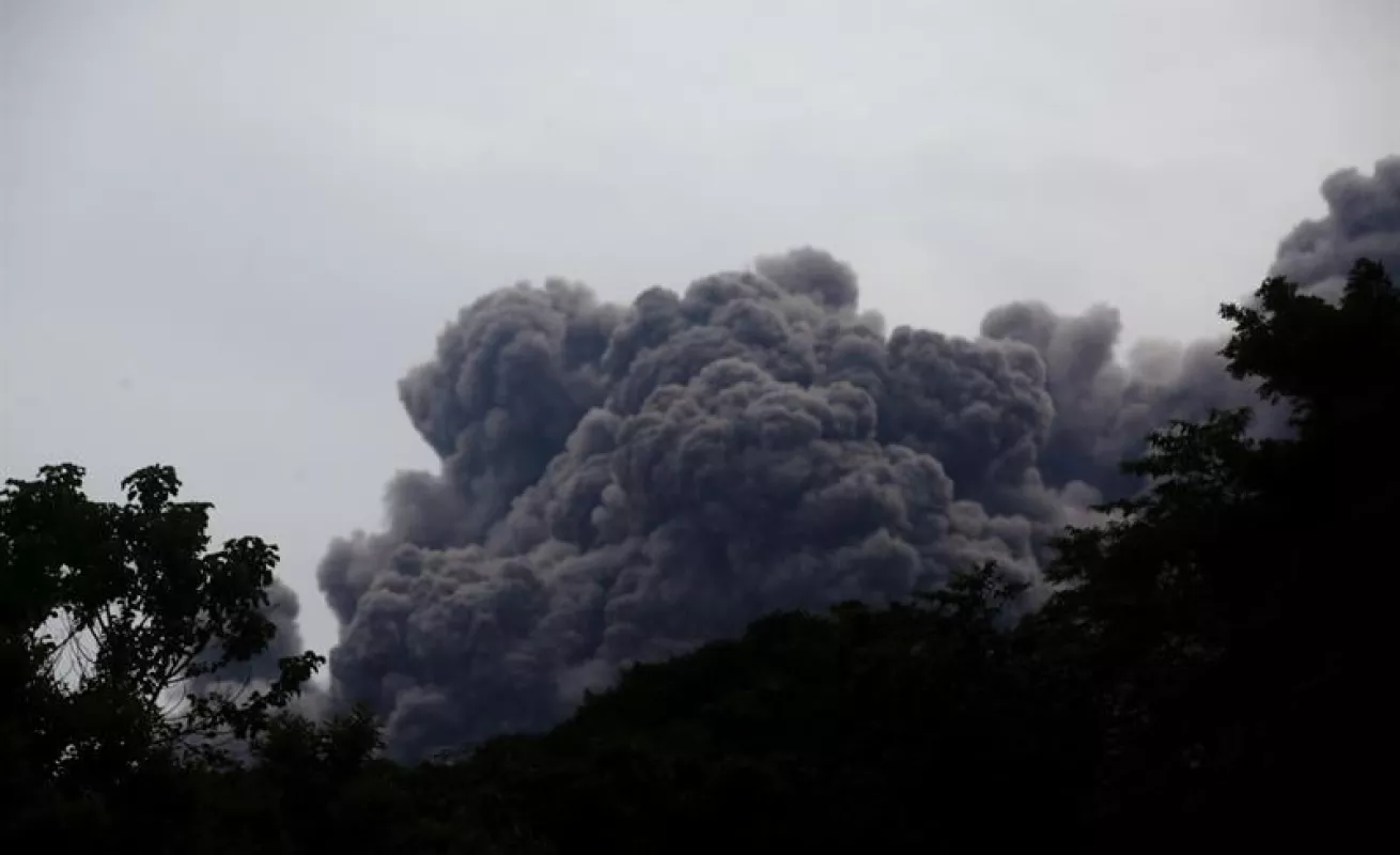 #GaleríaCri Volcán de fuego en Guatemala causa estragos 