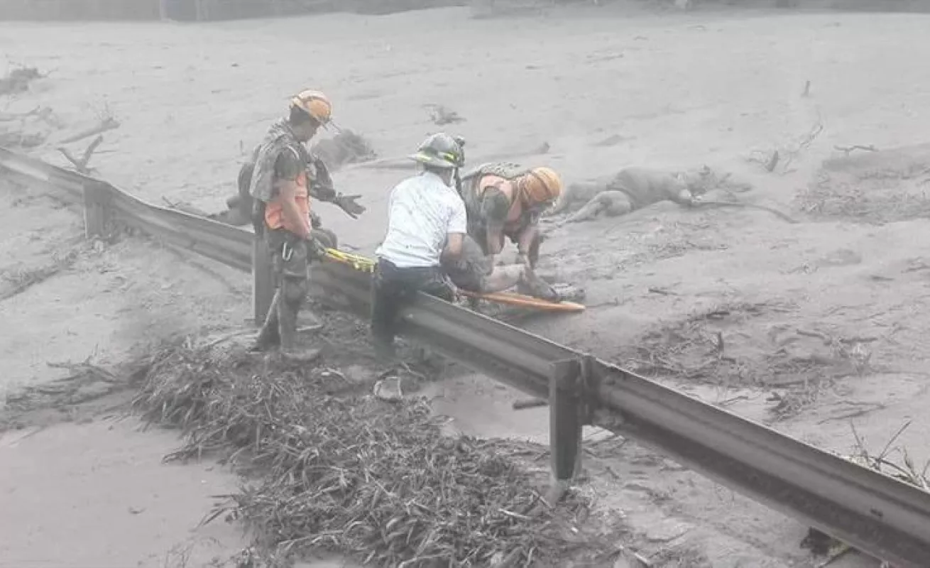 #GaleríaCri Volcán de fuego en Guatemala causa estragos 