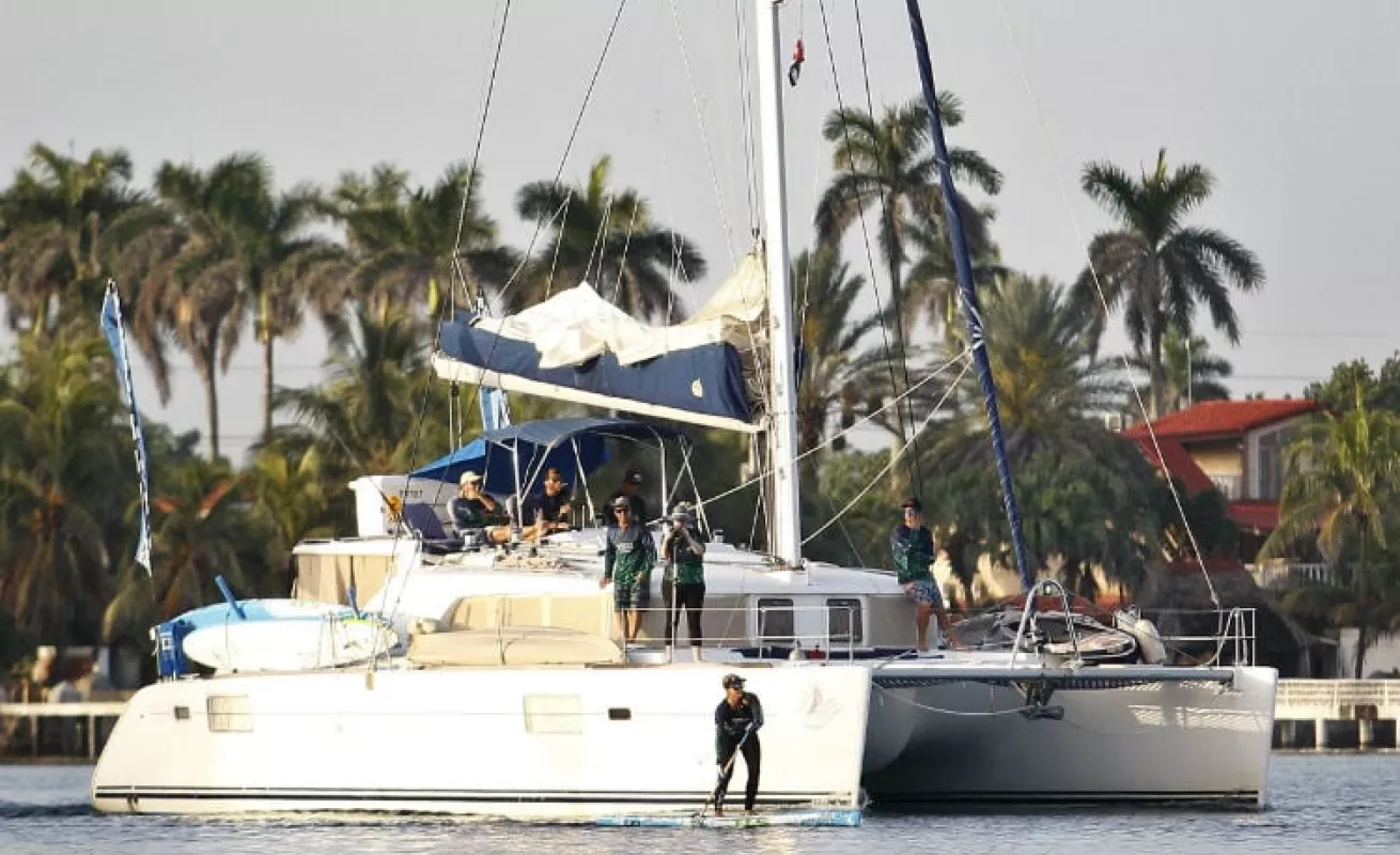 #GaleriaCri De Cuba a los Cayos de Florida sobre una tabla de surf