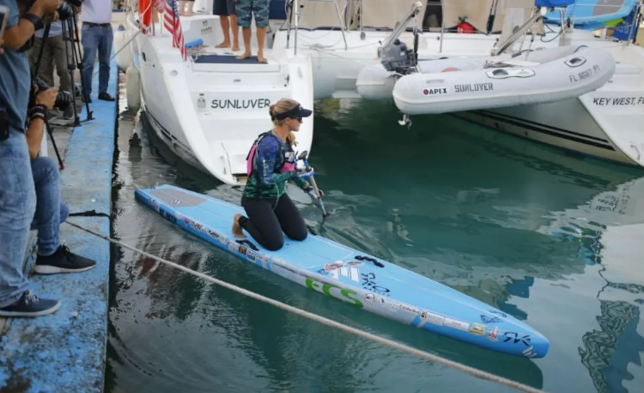 #GaleriaCri De Cuba a los Cayos de Florida sobre una tabla de surf