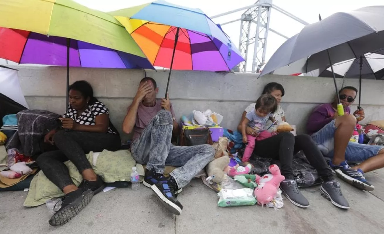 #GaleriaCri Cruzando la frontera de Estados Unidos y México