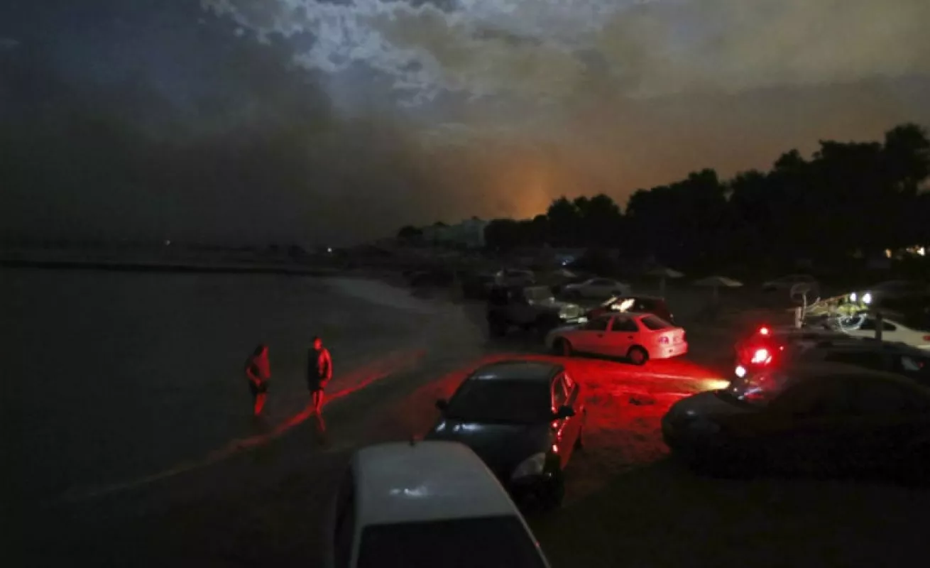 #GaleriaCri Costa de Atenas devastada por las llamas