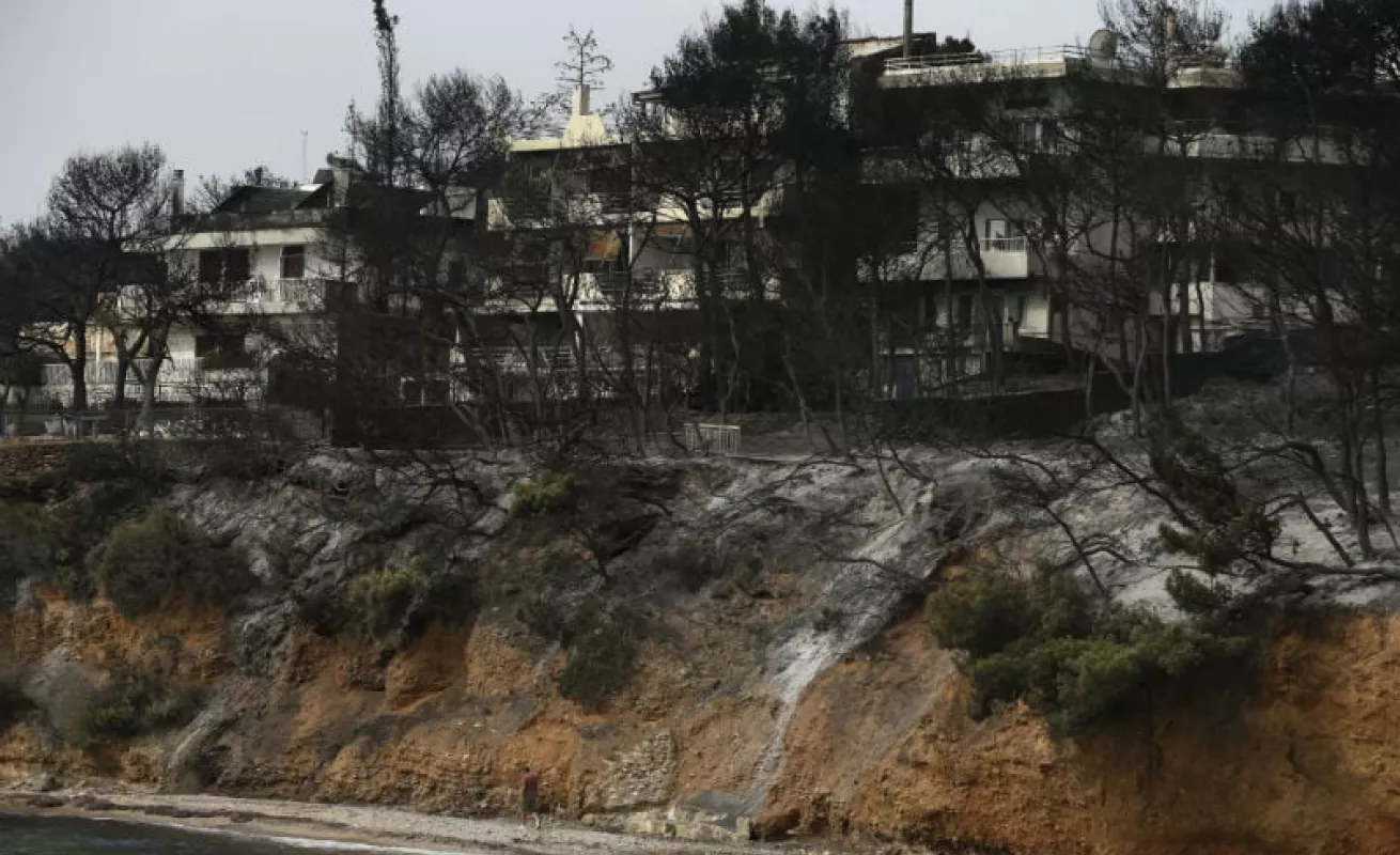 #GaleriaCri Costa de Atenas devastada por las llamas