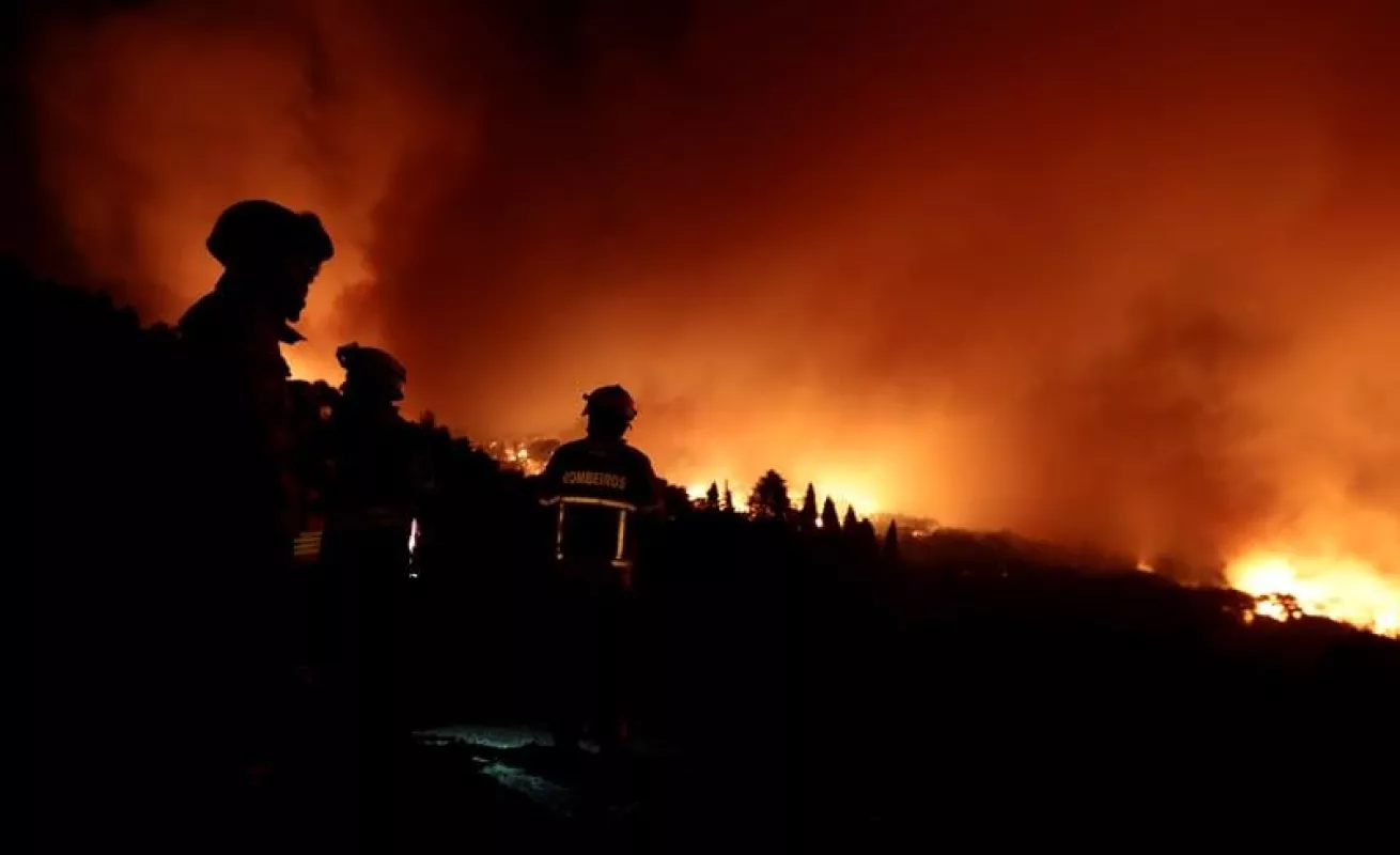 #GaleriaCri Portugal ahogada por las llamas