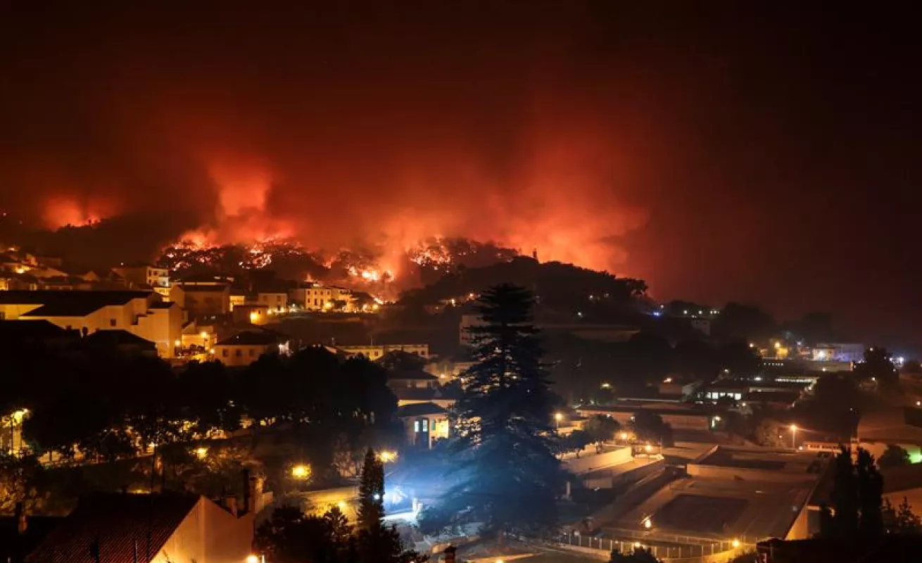 #GaleriaCri Portugal ahogada por las llamas
