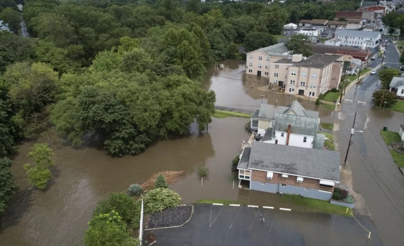 #GaleriaCri Lluvias intensas cierran caminos, provocan rescates en Pensilvania