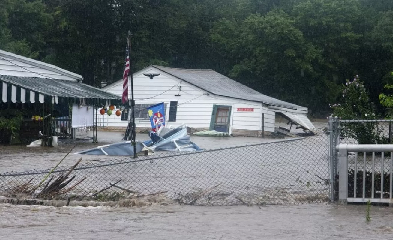 #GaleriaCri Lluvias intensas cierran caminos, provocan rescates en Pensilvania