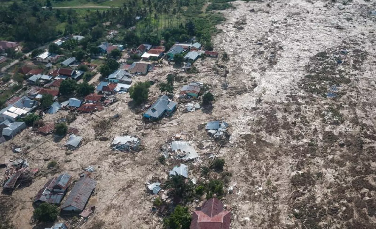 #GaleriaCri Devastación en Indonesia a causa de varios sismos y un tsunami