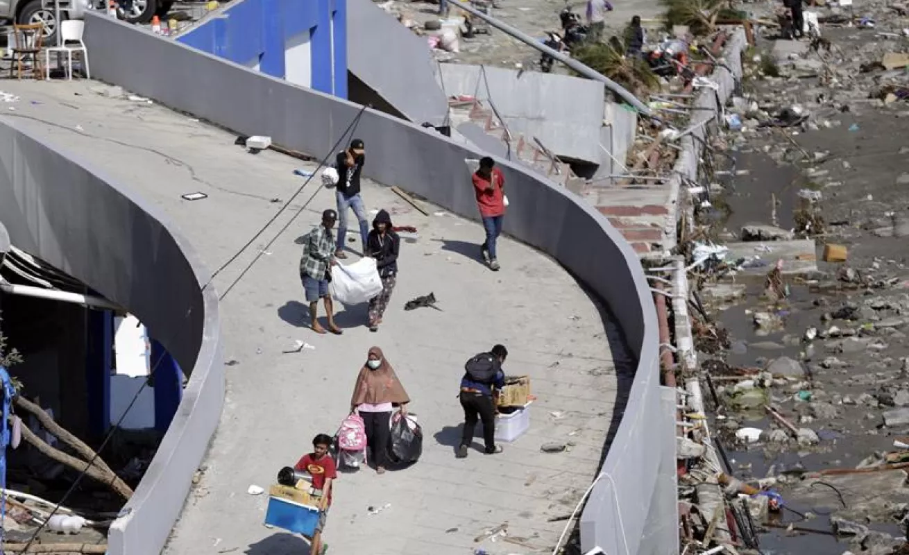 #GaleriaCri Devastación en Indonesia a causa de varios sismos y un tsunami