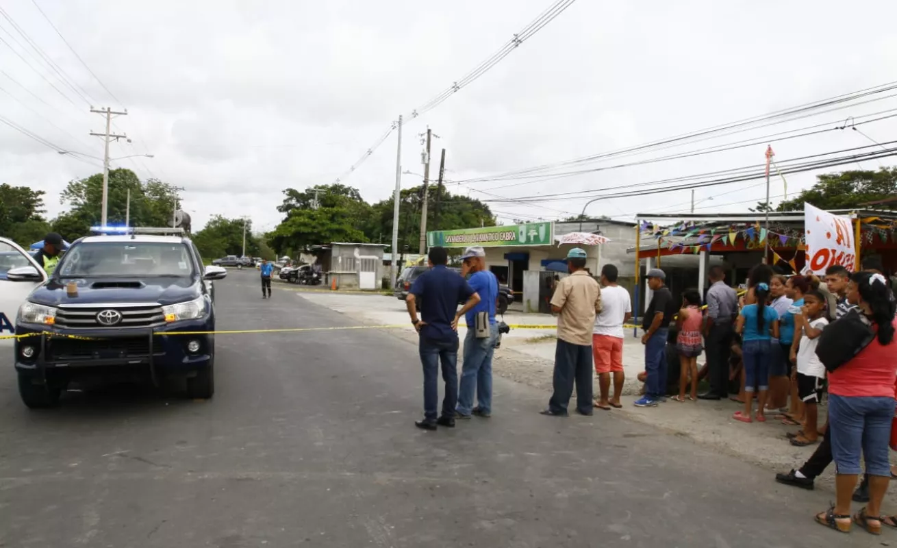 #GaleriaCri Hombre huía con tres cuerpos en una camioneta de lujo