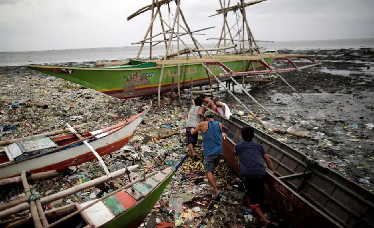 #GaleriaCri Más de 10.000  evacuados en el norte de Filipinas por el paso del tifón Yutu