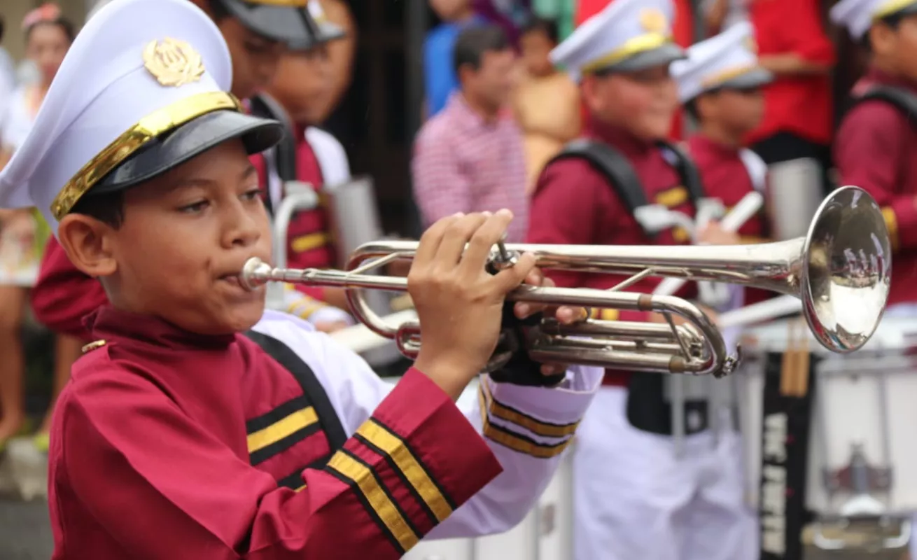 #Galería Las calles de Las Tablas se llenaron de fervor patriótico