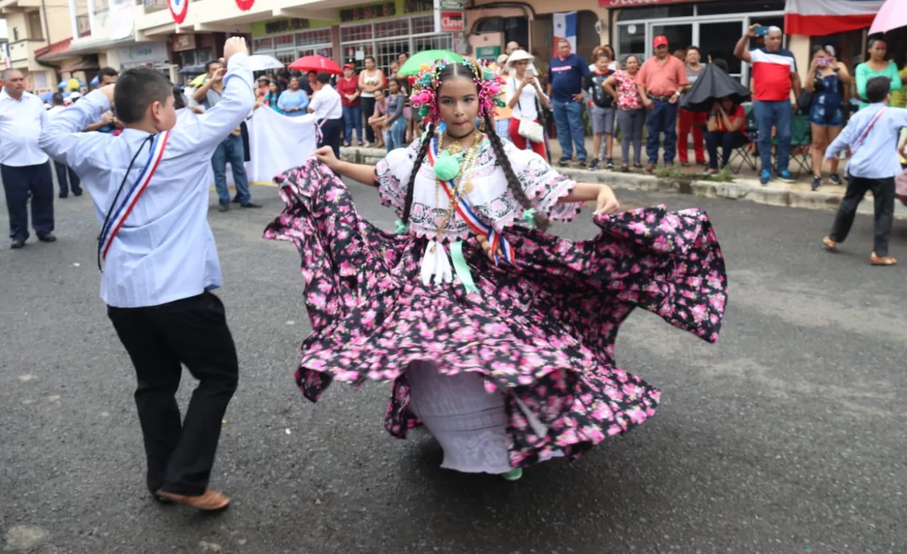 #Galería Las calles de Las Tablas se llenaron de fervor patriótico