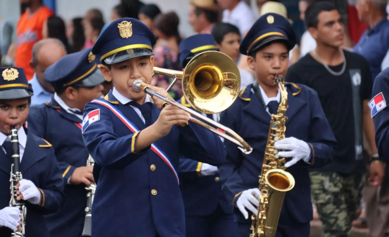 #Galería Las calles de Las Tablas se llenaron de fervor patriótico