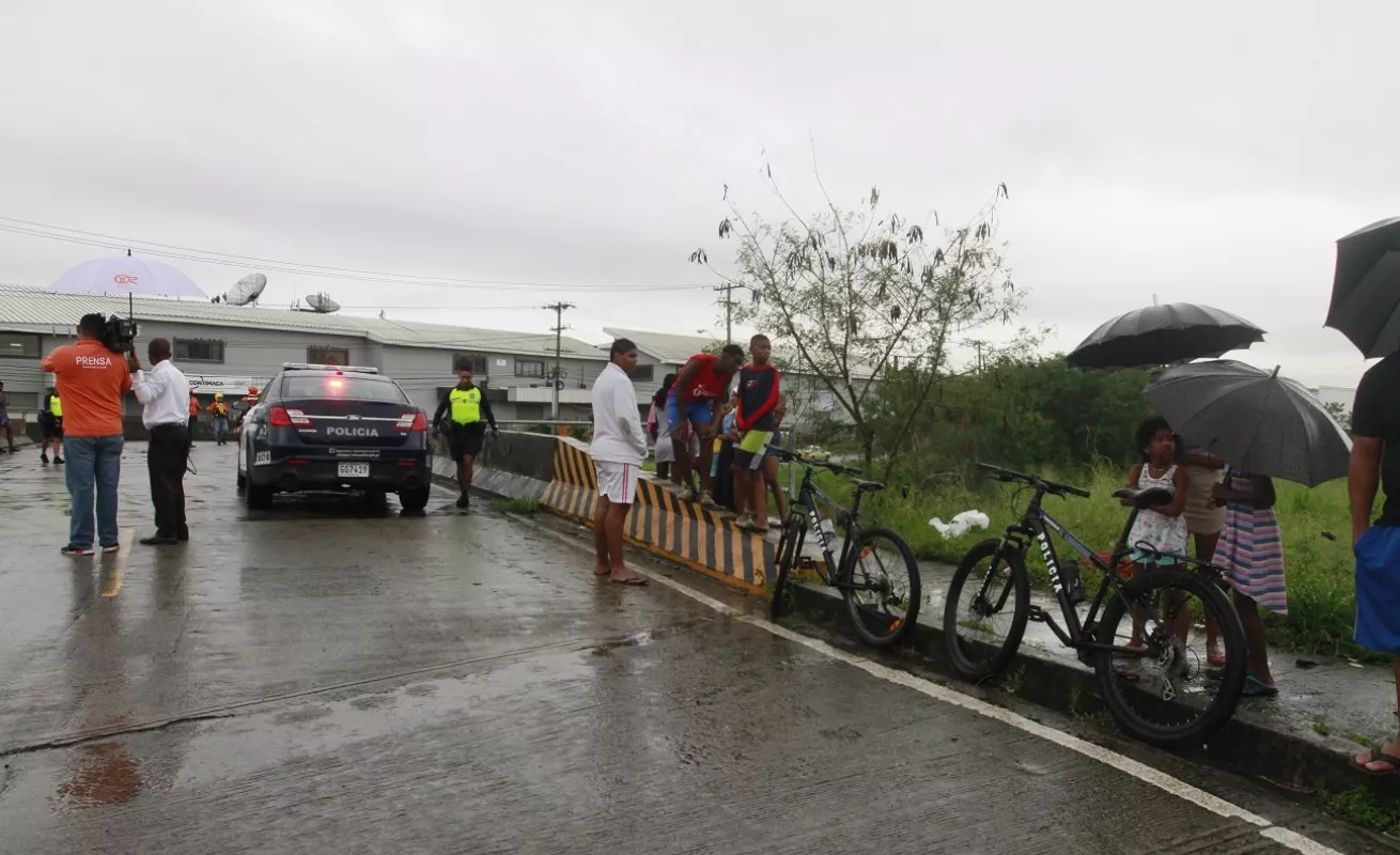 #GaleriaCri Buscan menor desaparecido en aguas del río Curundú