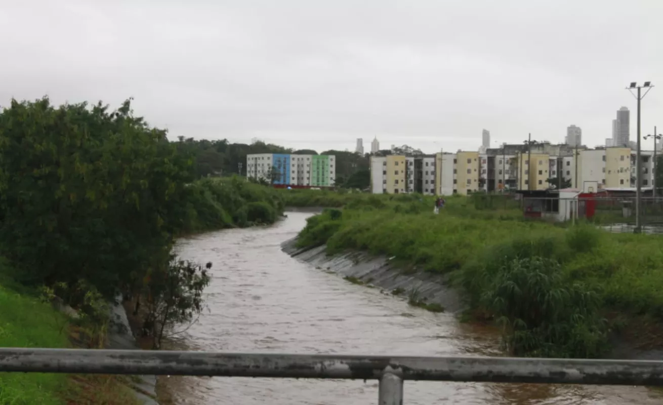 #GaleriaCri Buscan menor desaparecido en aguas del río Curundú