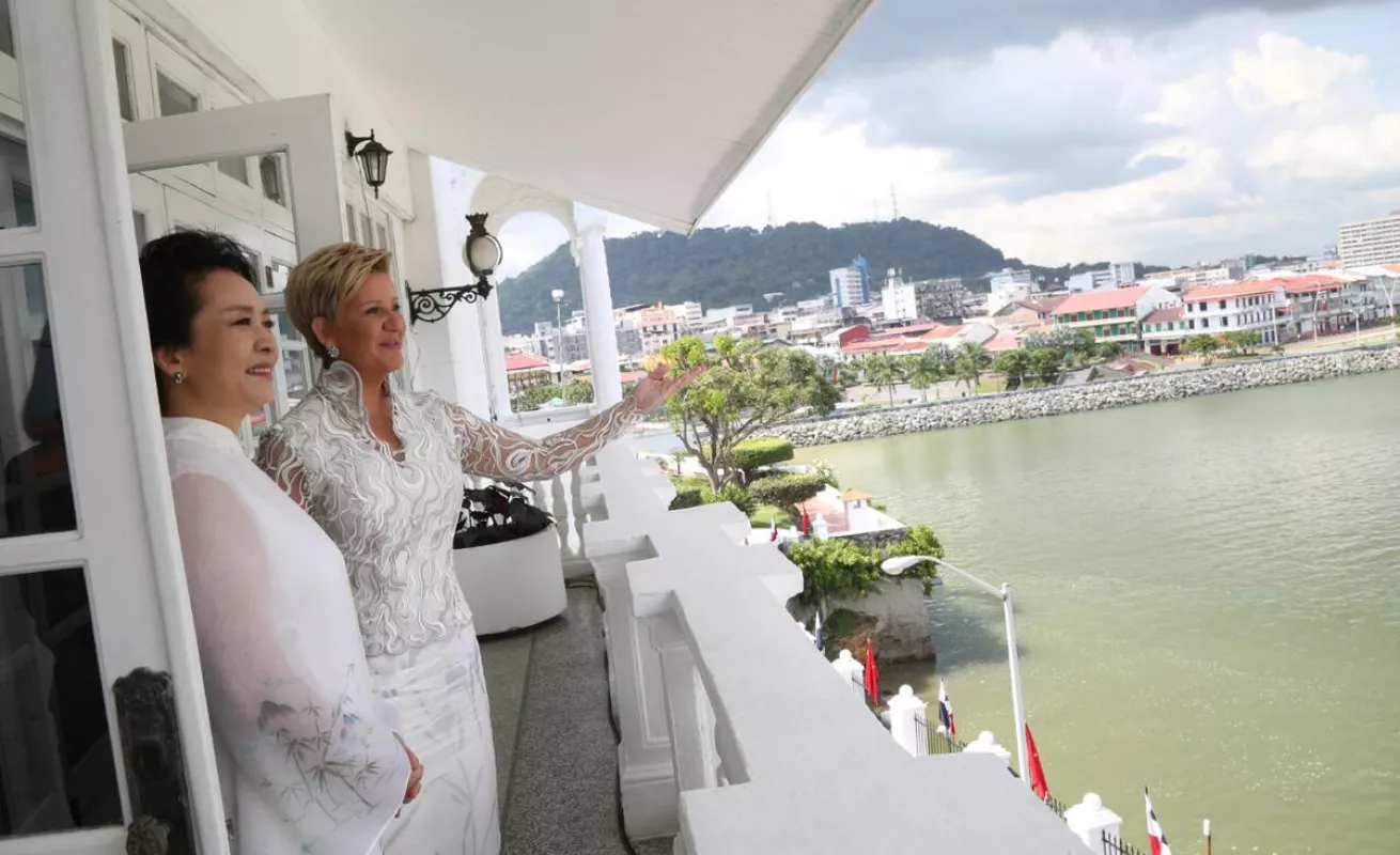 #GaleriaCri Visita de Xi Jinping y su esposa en Panamá en imágenes