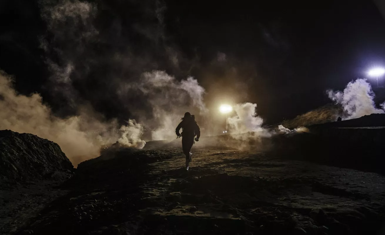 #GaleriaCri Disparan gases lacrimógenos contra migrantes en la frontera con México