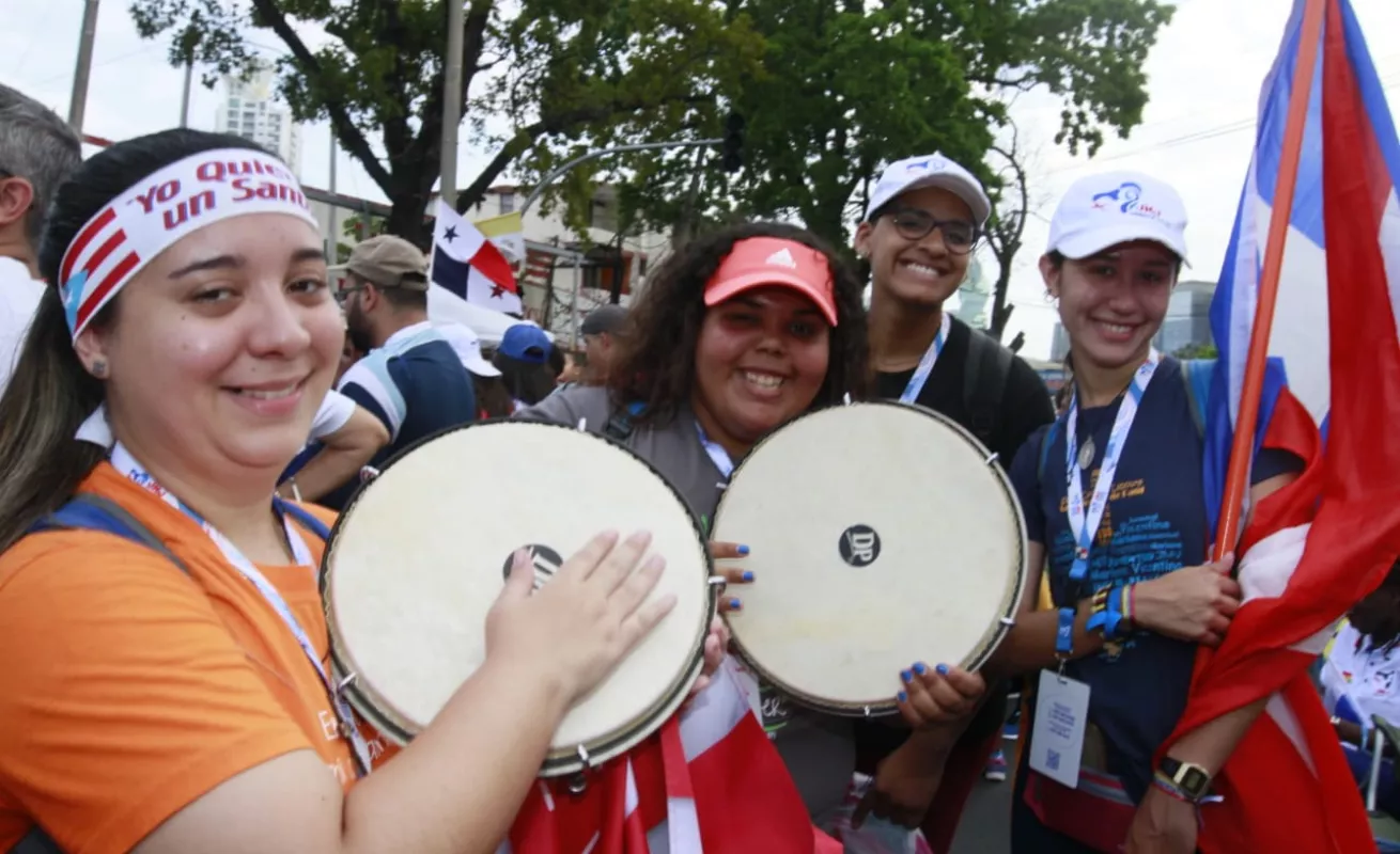 #GaleriaCri Emoción antes de la llegada de papa Franciso a Panamá