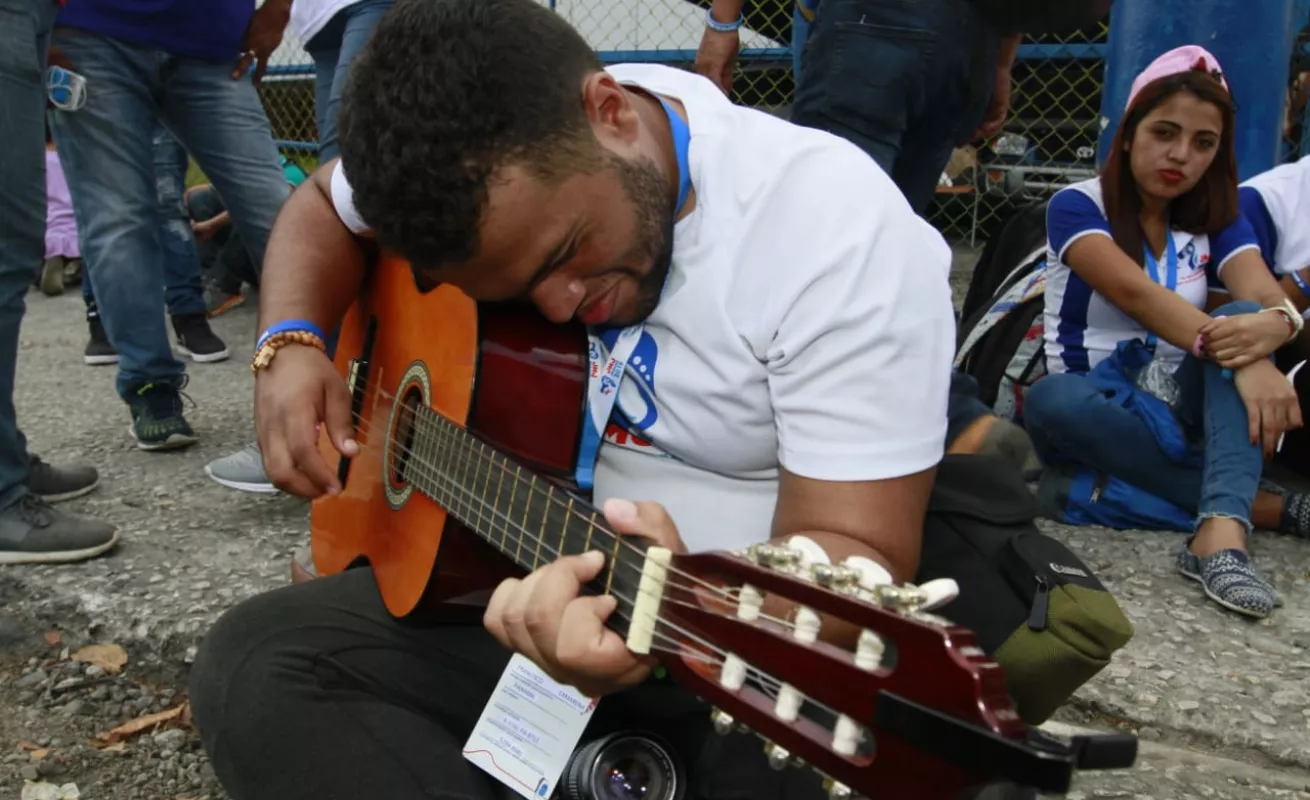 #GaleriaCri Emoción antes de la llegada de papa Franciso a Panamá