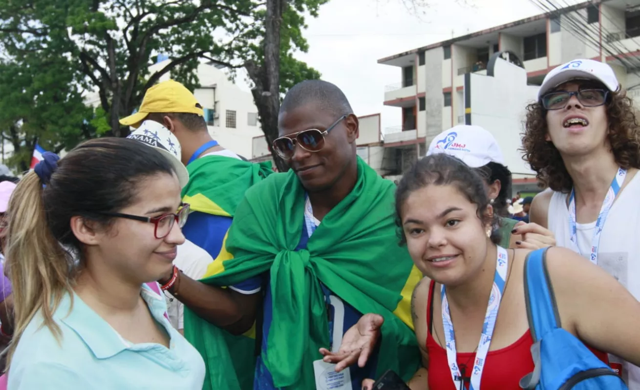 #GaleriaCri Emoción antes de la llegada de papa Franciso a Panamá