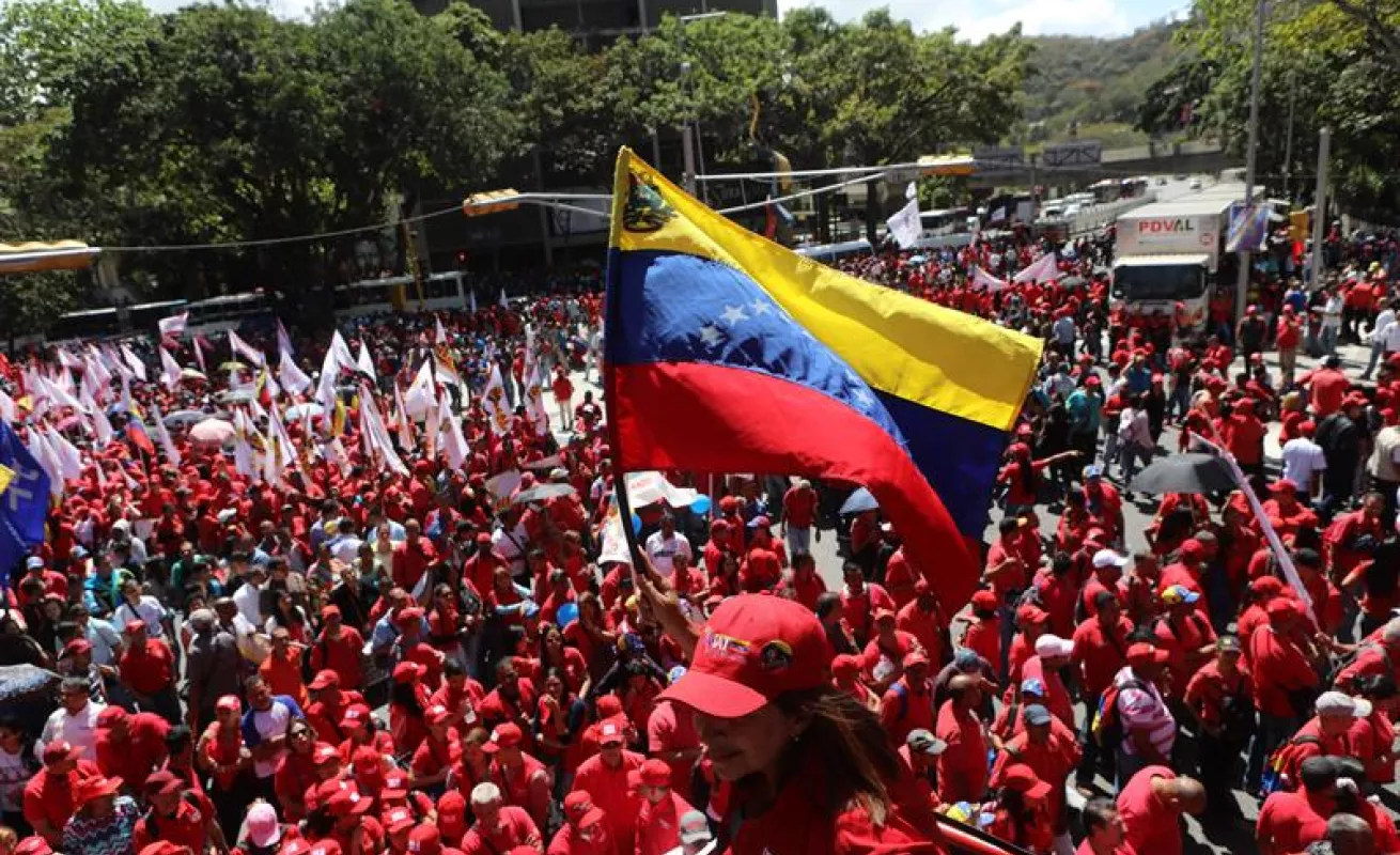 Chavismo y la oposición midieron fuerzas en Caracas (Fotos)