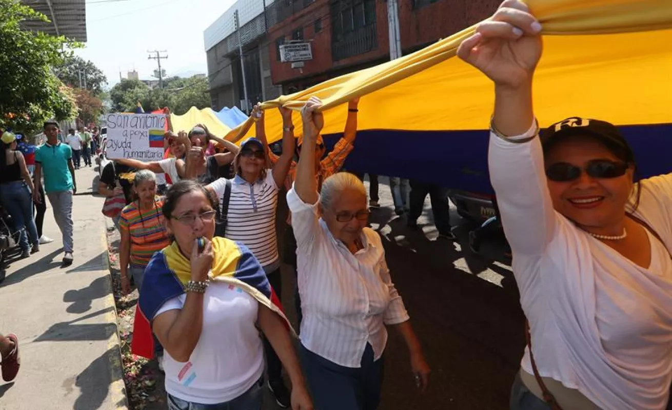 Chavismo y la oposición midieron fuerzas en Caracas (Fotos)