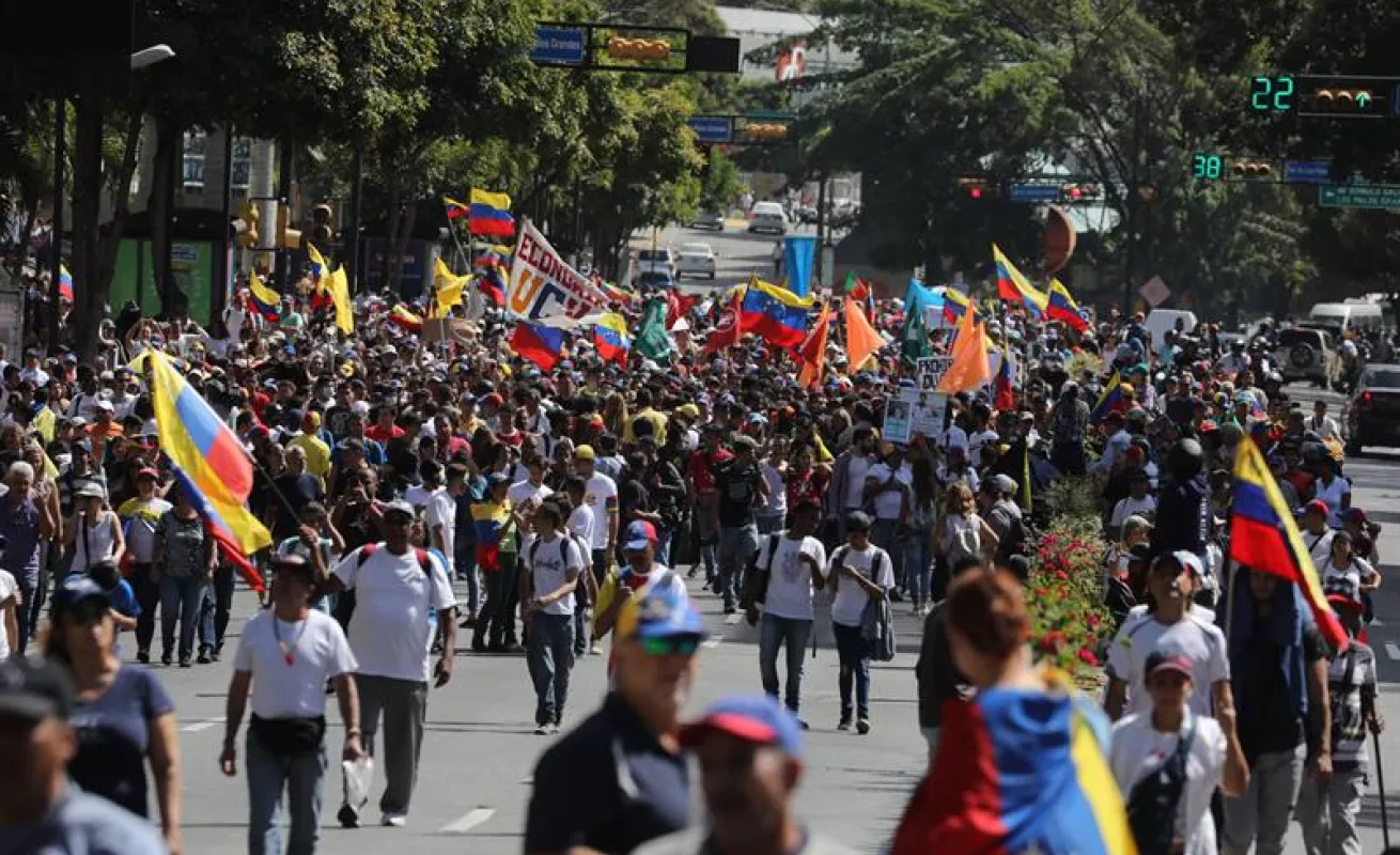 Chavismo y la oposición midieron fuerzas en Caracas (Fotos)
