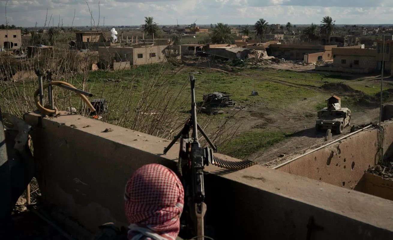 Combatientes de IE se niegan a rendirse (Fotos)