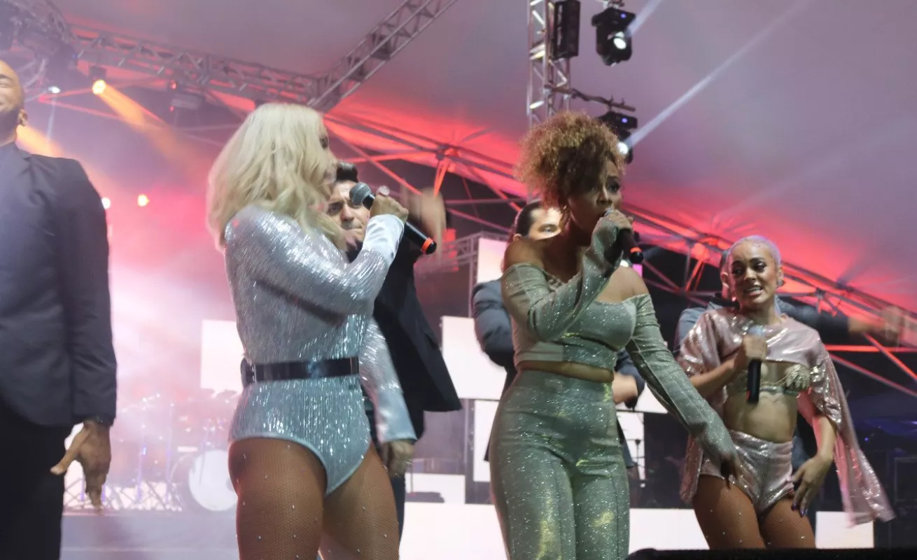 #GaleriaCri Alfombra roja y noche de lujo en Musicalion