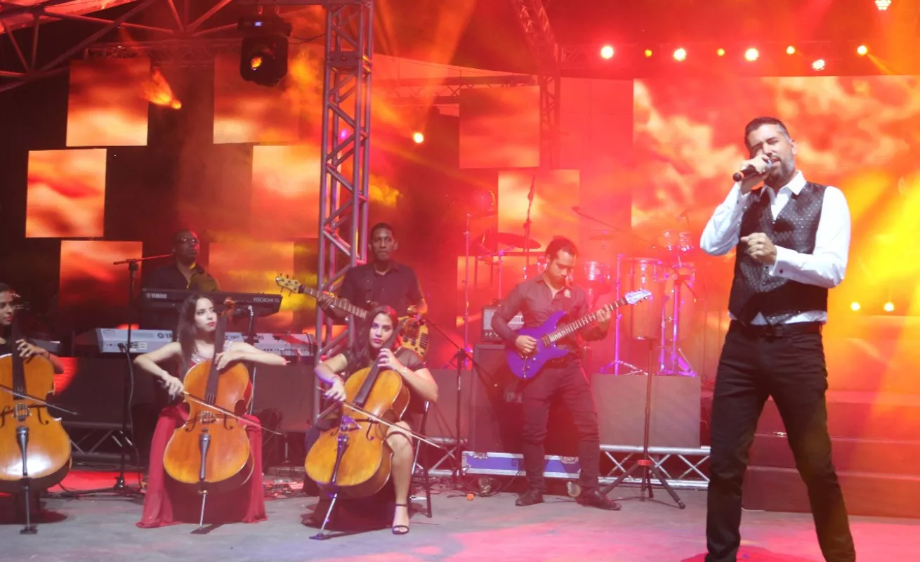 #GaleriaCri Alfombra roja y noche de lujo en Musicalion