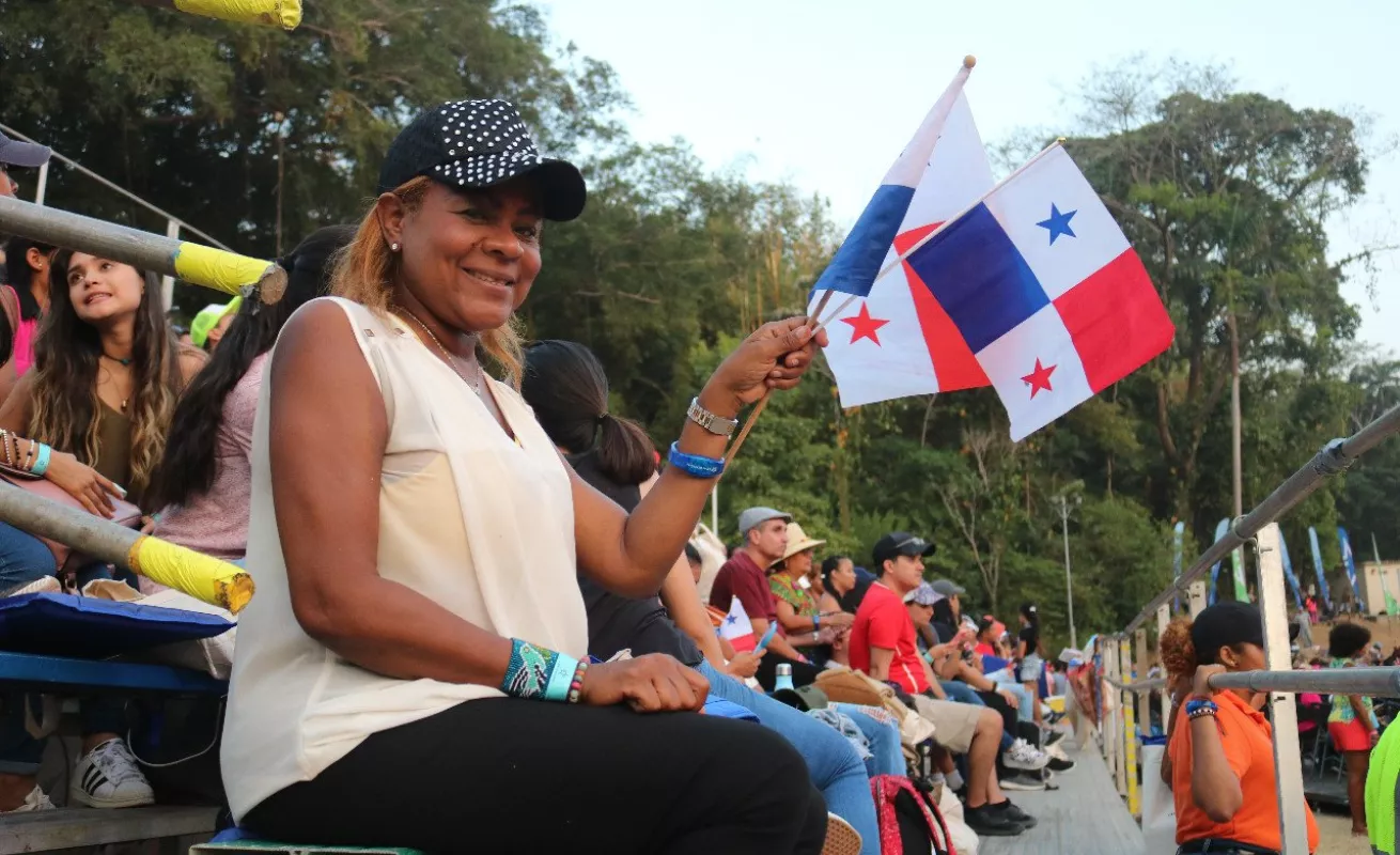 #GaleriaCri Cierre del Verano Canal 2019 con la presentación de los artistas J Balvin, Reik y Joey Montana