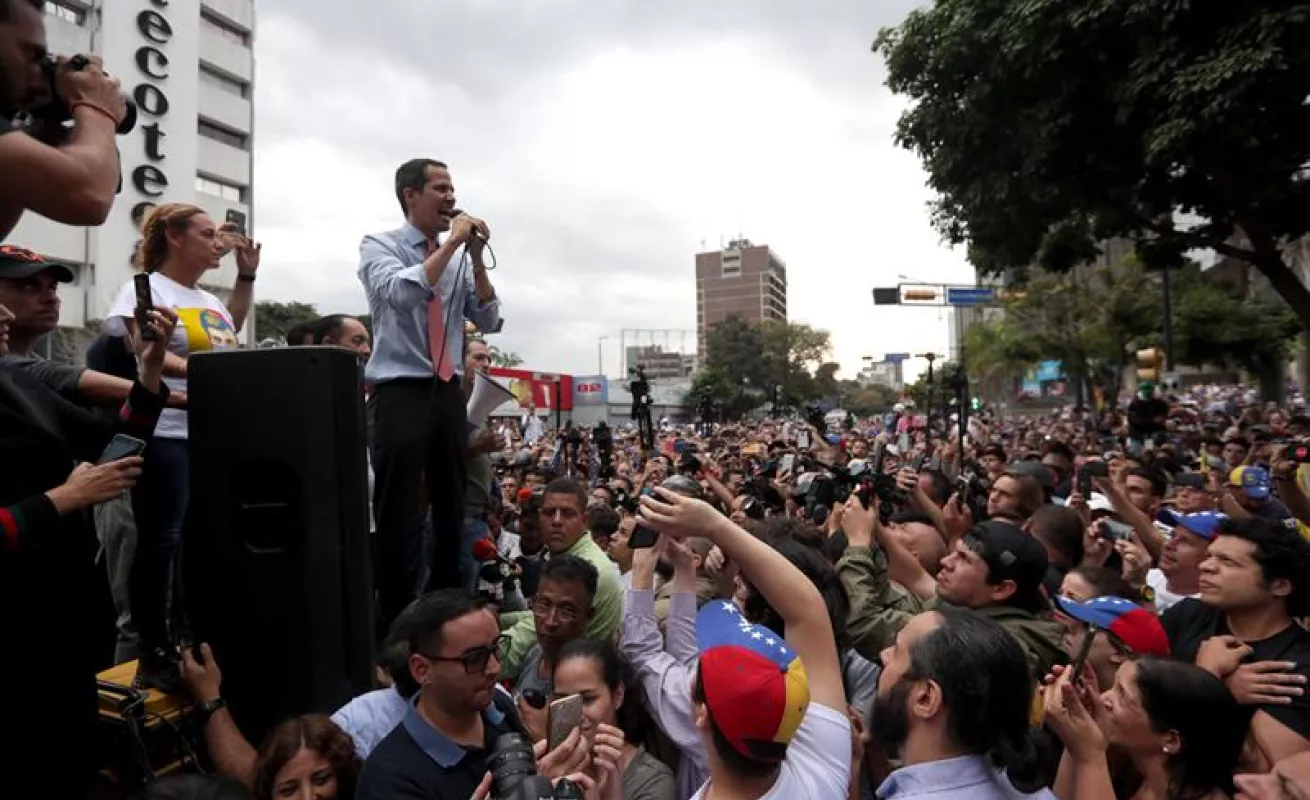 Venezolanos se manifiestan en contra del apagón