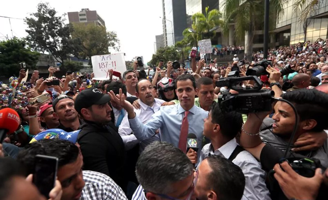 Venezolanos se manifiestan en contra del apagón