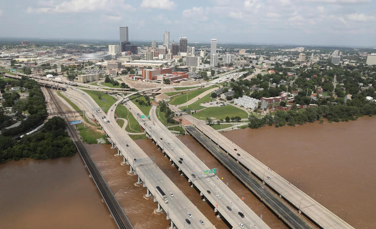 Pronostican grandes inundaciones a lo largo del río Arkansas este fin de semana
