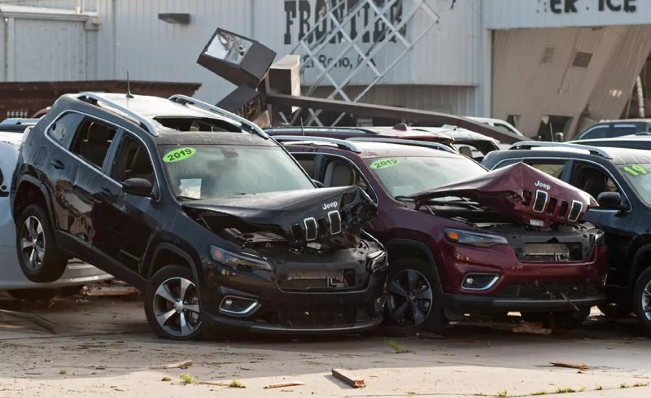 Enjambre de tornados azotan atravesó Indiana y Ohio