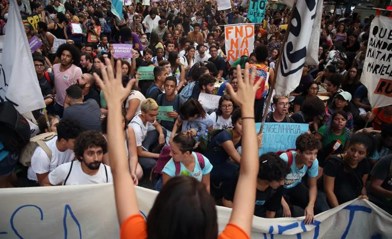 Estudiantes mantienen su desafío a Bolsonaro con una segunda jornada de protestas