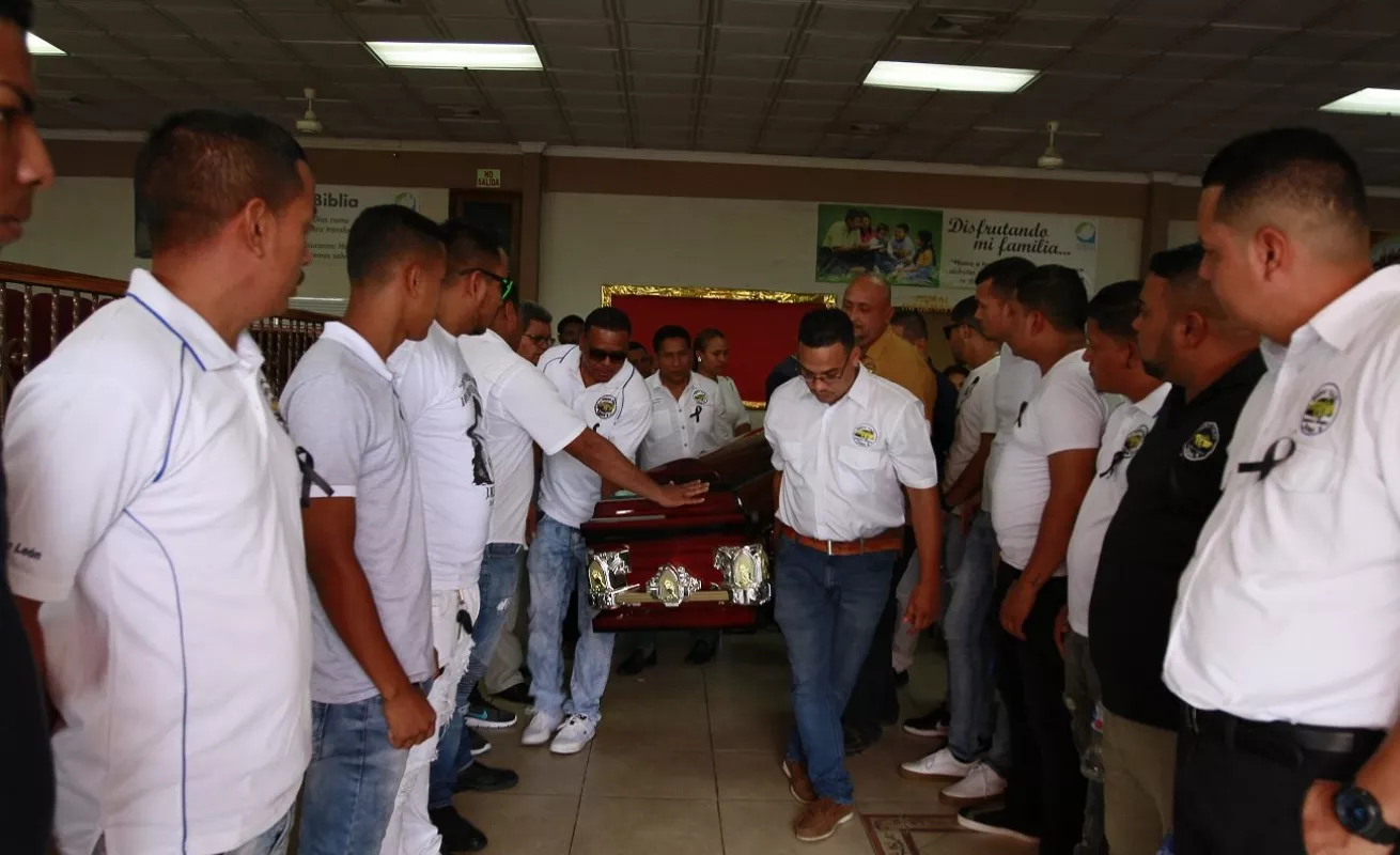 Le dan el último adiós a una de las cinco víctimas fatales del accidente frente a Metromall